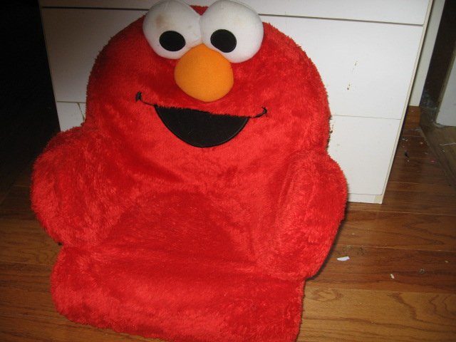 ELMO  SESAME STREET  kids chair GREAT CONDITION