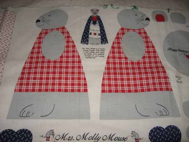 Molly Mouse sewing helper apron to sew