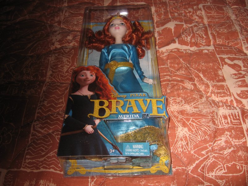 Disney Pixar Brave Merida doll 12 inch high new in box 2011