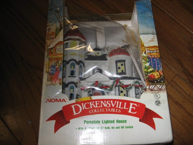 Dickensville Porcelain Lighted Christmas House 9 inch high