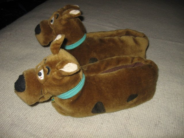 Image 0 of Scooby Doo lounge slippers size med 