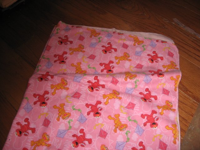 Elmo Zoe  pink flannel double  blanket flying kites