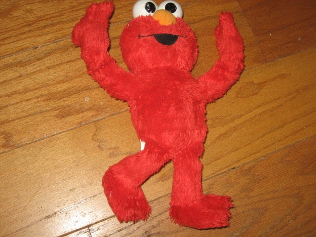 Image 0 of Sesame Street PEEK-A-BOO ELMO Electronic Talking Moving 12