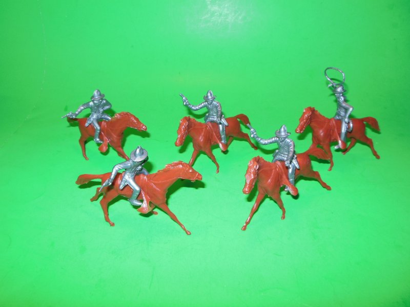 Marx Recast 25 Pc Western Cowboys Plastic Figures Set