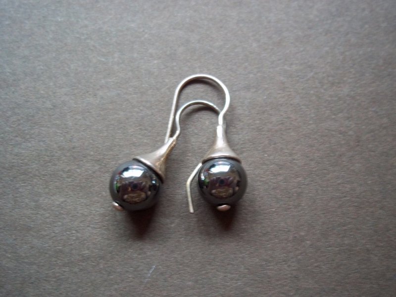 W0680 Retired Silpada Hematite Earrings