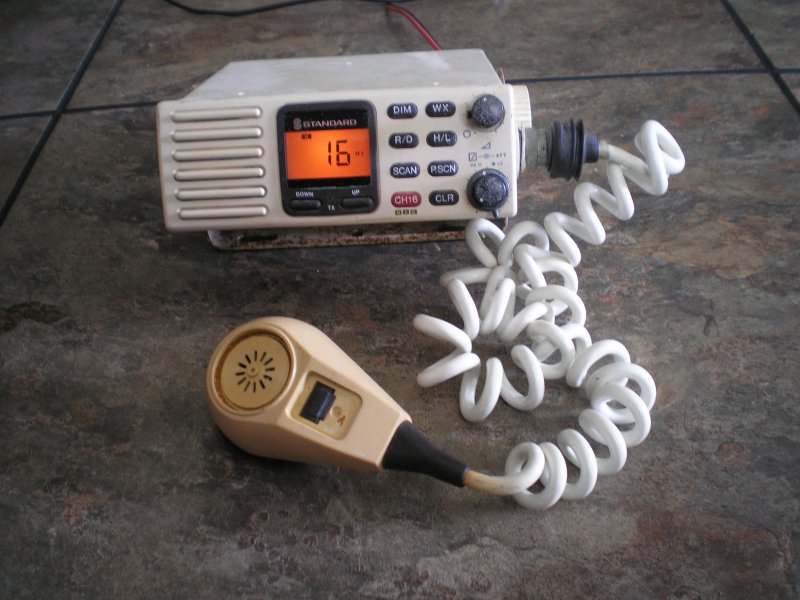 PrestoMart Standard Horizon Eclipse GX1000S VHF 16/9 marine radio + micr.