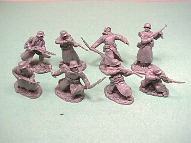 TSSD 1/32nd Scale World War II Long Coat German Infantry Plastic Soldiers Set