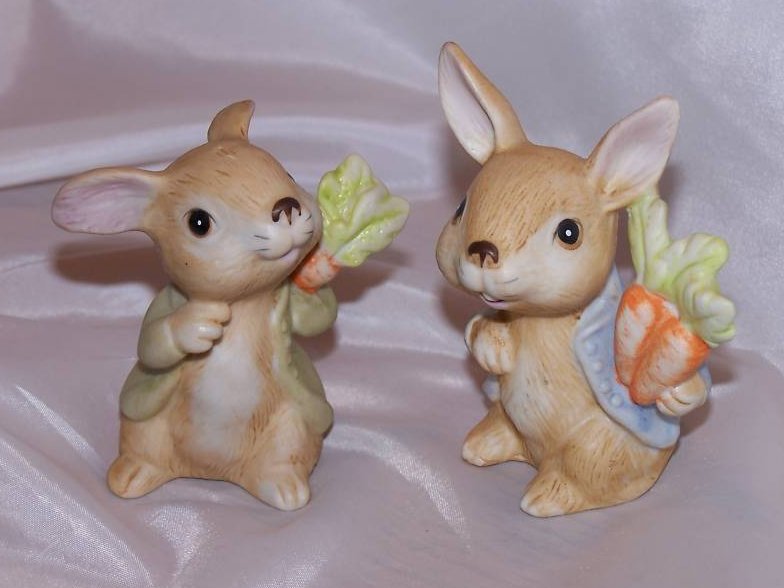 Image 1 of Bunny Rabbit w Carrots Figurines
