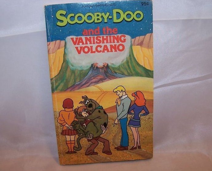 Image 4 of Scooby Doo and The Vanishing Volcano Book and Stuffed Plush