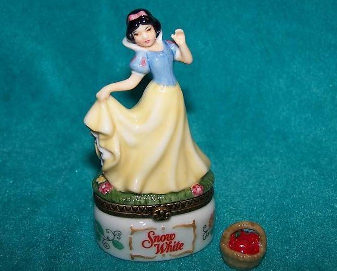 Snow White Box w Apple Basket