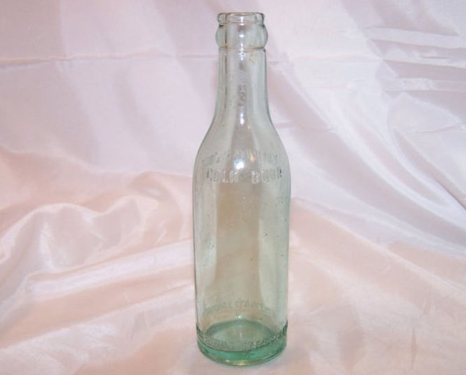Six and a Half Oz Gold Bond Aqua Glass Pop Bottle, Cleveland