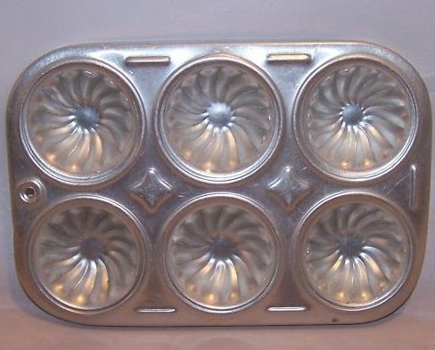 Image 0 of Toy Mini Bundt Cupcake Pan, Childs Cookware, Aluminum