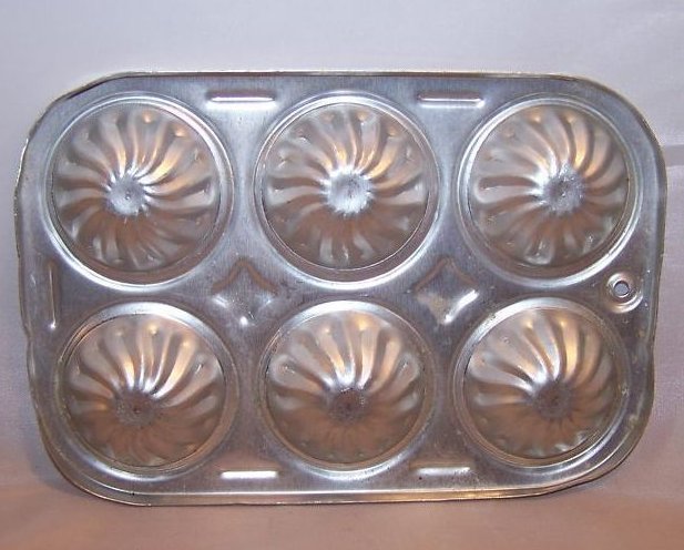 Image 1 of Toy Mini Bundt Cupcake Pan, Childs Cookware, Aluminum