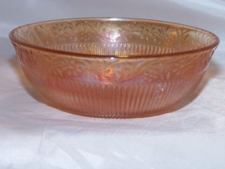 Marigold Carnival Glass Bowl, Daisy Chain Pattern