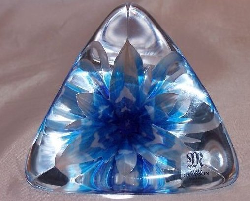 Mats Jonasson Maleras Crystal Paperweight Sweden, Signed