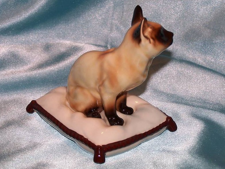 Image 1 of Siamese Cat and Pillow Ceramic Figurine