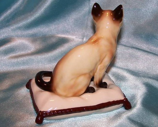 Image 2 of Siamese Cat and Pillow Ceramic Figurine