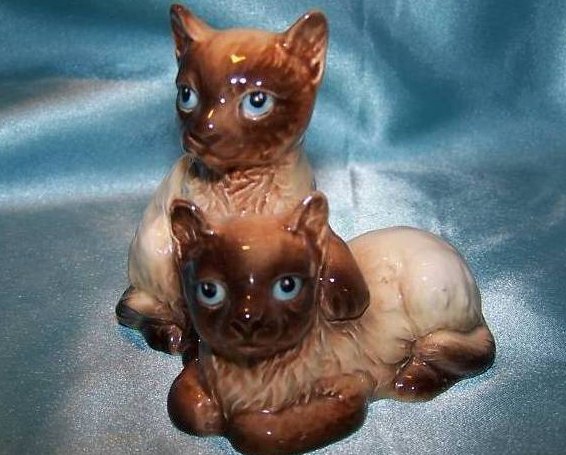 Image 0 of Goeble Cats Cuddling Dark Siamese Kitten Cats Figurine