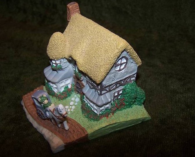 Image 4 of Easter Bunny Trail Cottage w Horse Carriage Bunny, Avon