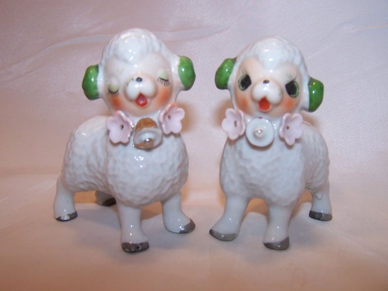 Image 0 of Happy Lamb, Sheep Pair with Flowers, Japan Japanese