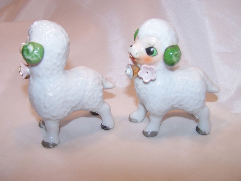 Image 1 of Happy Lamb, Sheep Pair with Flowers, Japan Japanese