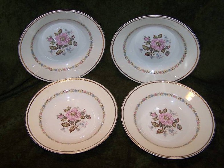 Image 0 of Eggshell Georgian Homer Laughlin, 4 Dishes, Bowls