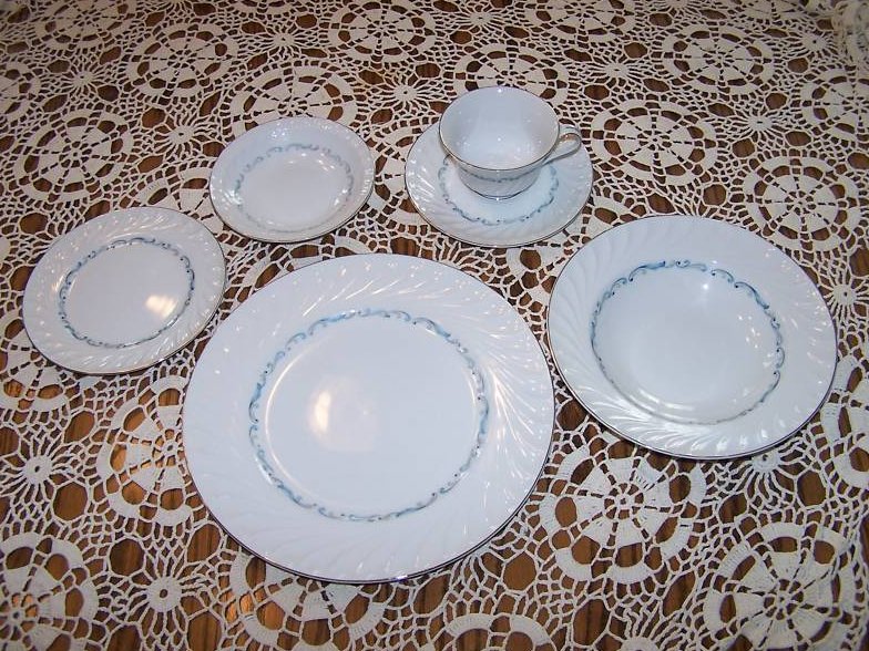 Celebrity Evening Tide 6  Piece Plate, Cup Place Setting 