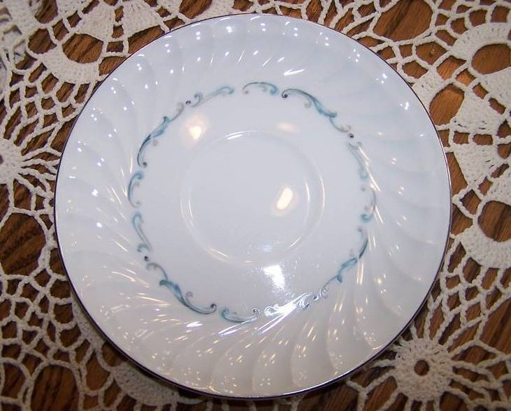 Image 2 of Celebrity Evening Tide 6  Piece Plate, Cup Place Setting 