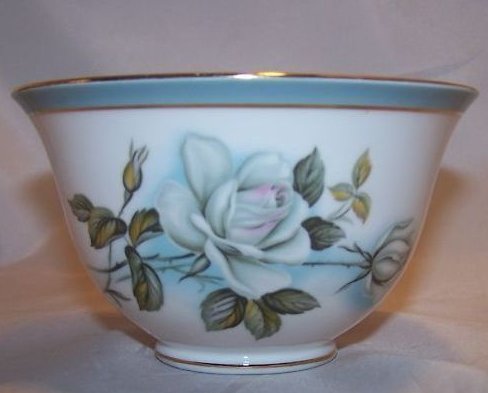 Image 0 of Royal Grafton White Rose Bowl, Fine Bone China, England