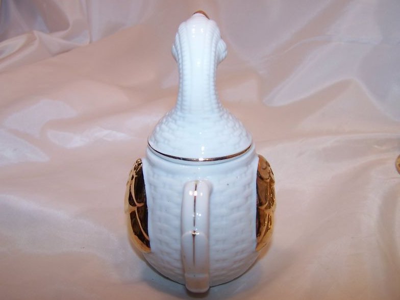 Image 1 of White Chinese Goose Creamer w 18 K Gold, 