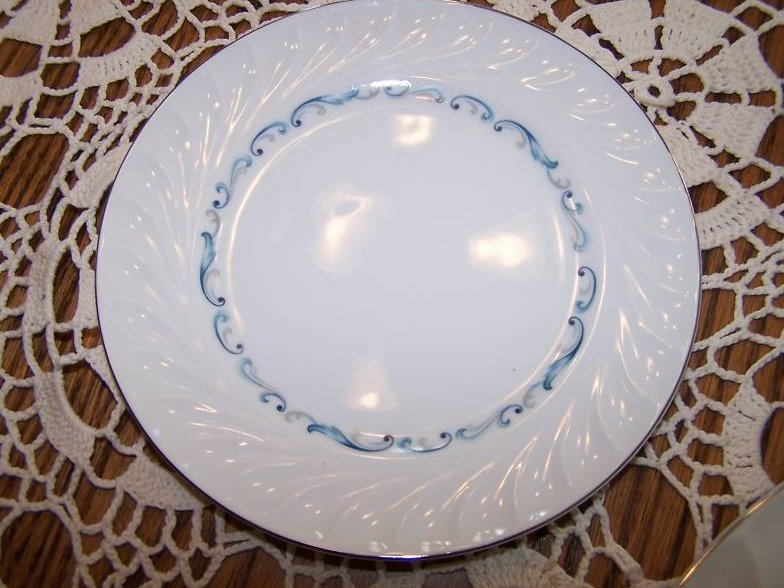 Celebrity Fine China Evening Tide Dinner Plate, Japan