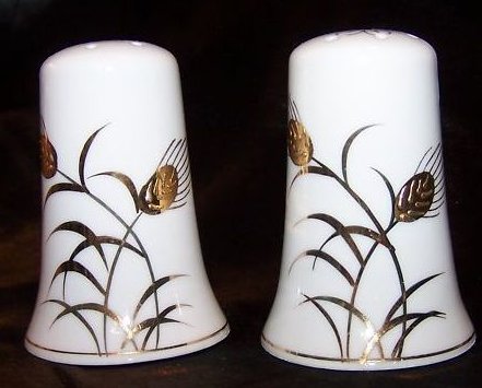 Lefton Gold Wheat Ear Wheatear Salt and Pepper Shaker Shakers