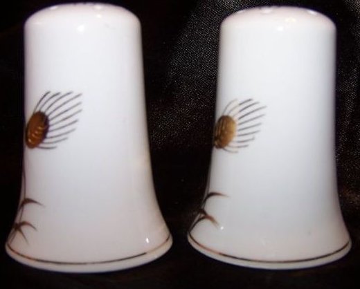 Image 1 of Lefton Gold Wheat Ear Wheatear Salt and Pepper Shaker Shakers