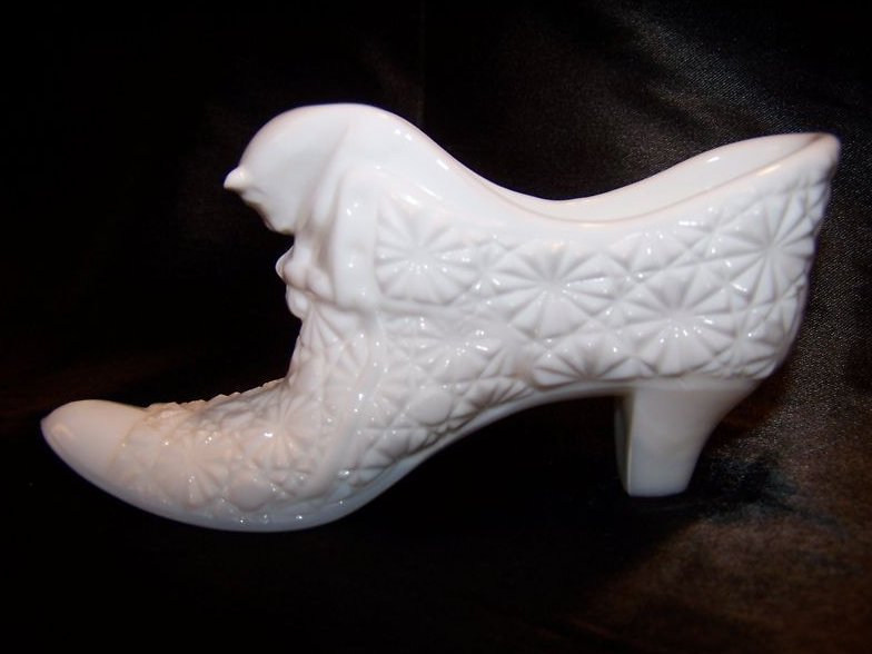 Image 2 of Olde Virginia Glass, Milk Glass Shoe w Panther, Cat