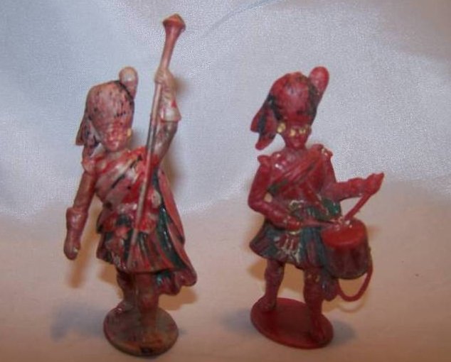 Image 0 of Two Toy Plastic Scottish Highlanders