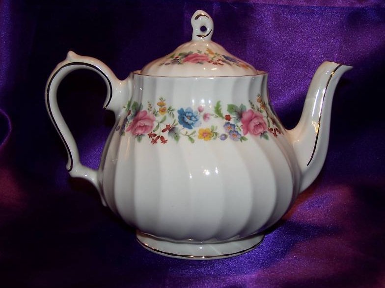 Image 0 of Sadler Floral Porcelain Teapot Tea Pot, Gold Trim