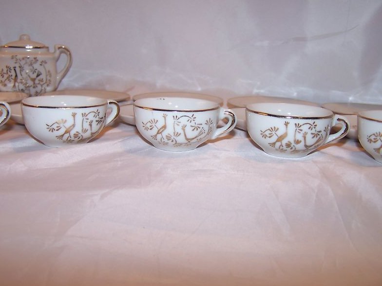 Image 3 of Childs 24 Piece Tea Set with Basket, Japan