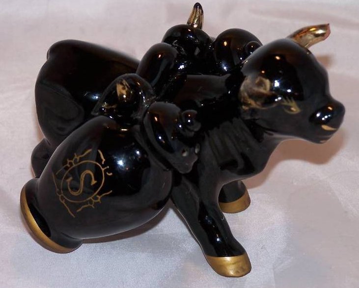 Bull and Urn 3 Piece Salt and Pepper Shakers Japan Japanese