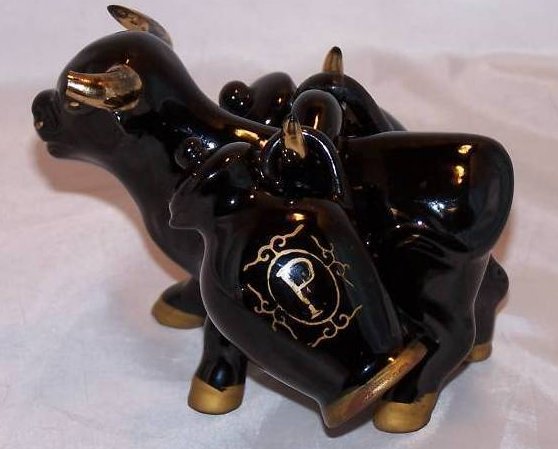 Image 3 of Bull and Urn 3 Piece Salt and Pepper Shakers Japan Japanese