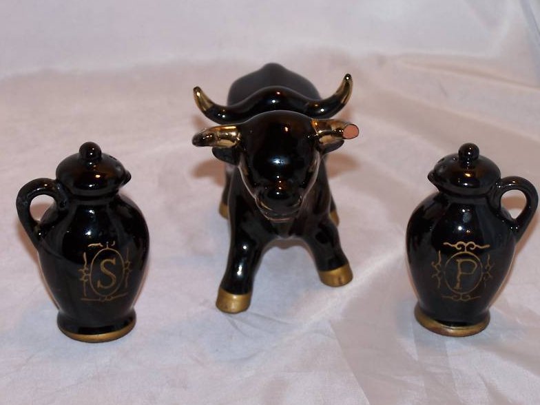 Image 5 of Bull and Urn 3 Piece Salt and Pepper Shakers Japan Japanese