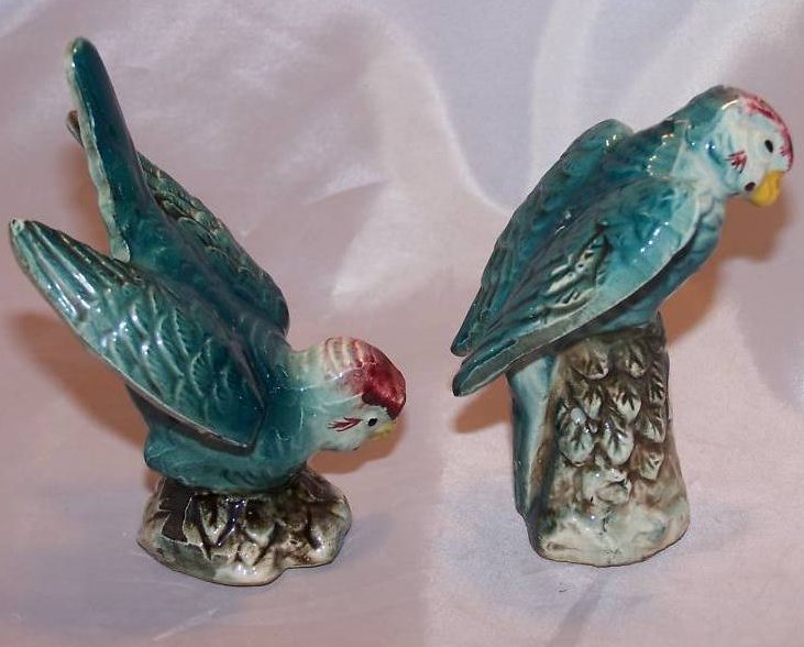 Image 3 of Parakeet Salt and Pepper Shakers Green