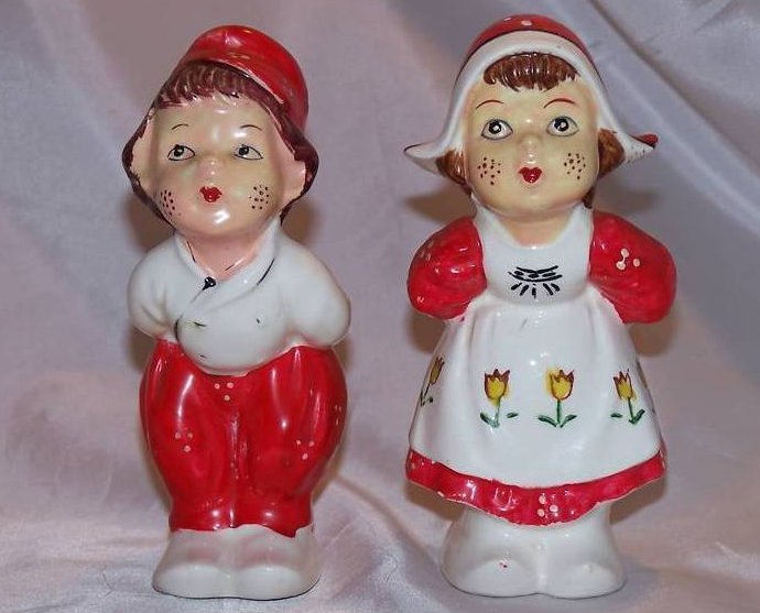 Image 1 of Kissing Dutch Couple Salt and Pepper Shakers Shaker, Japan