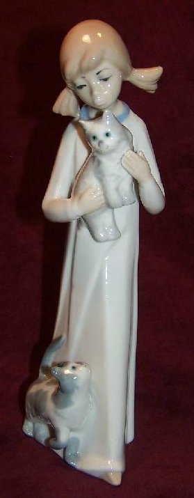 CasAdes Girl with Cat, Kitten, Fine Porcelain, Spain