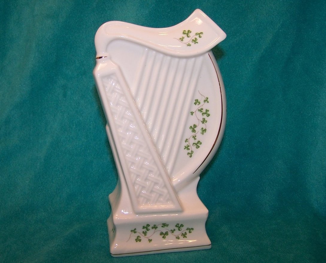 Image 2 of Shamrocks, Gold Highlight Classic Harp, Royal Tara, Ireland