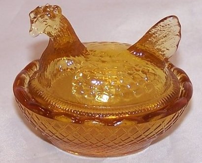 Yellow Glass Chicken Salt Dip Covered Dish, Almost 2 Inches