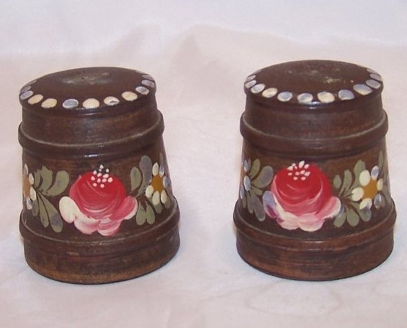 Wood Wooden Kegs or Casks Salt and Pepper Shakers