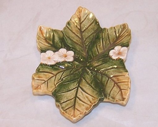 Leaf Shaped Sauce Dish w Roses, Gold Scrollwork, Japan Japanese