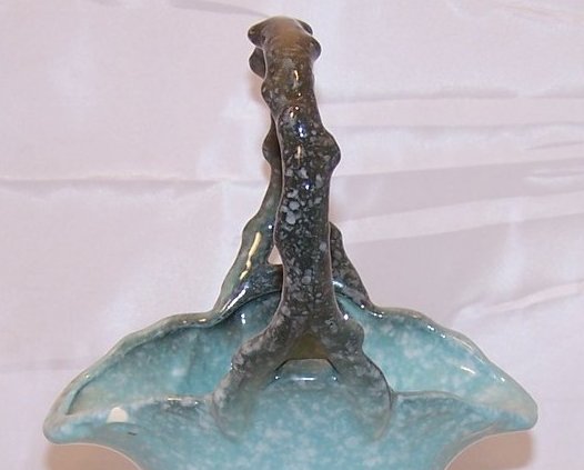 Image 5 of Hull Basket Vase with Twig Handle, Speckled