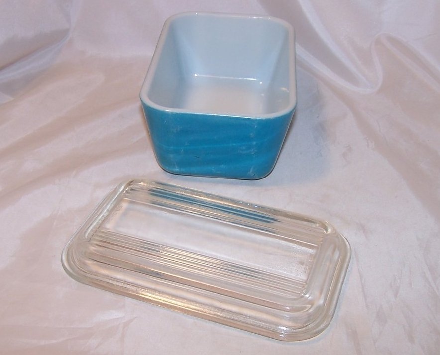 Image 1 of Bonny Blue Pyrex Refrigerator Glass Dish w Lid