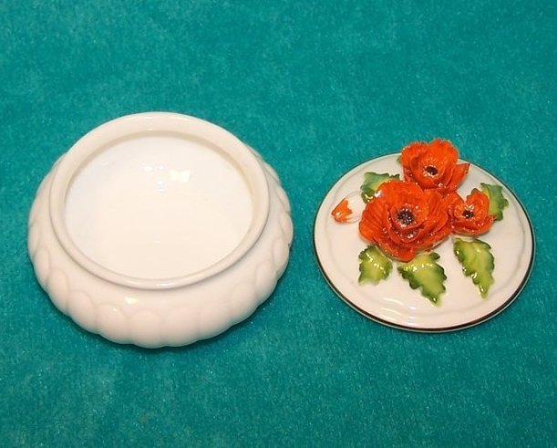 Image 1 of Sculpted Poppies on Bone China Bowl w Lid, Pin Dresser Dish, Napcoware